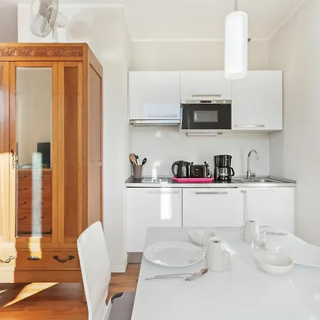 Side Apartment *