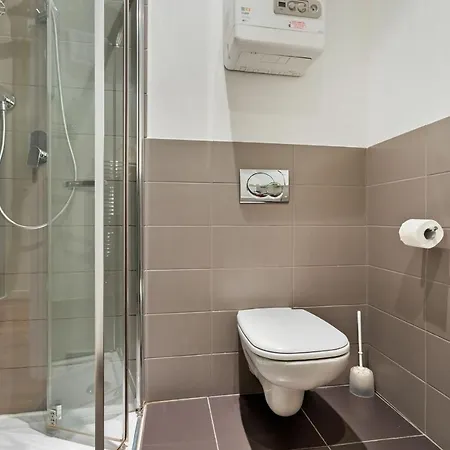 Side Apartment *