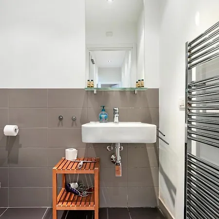 Side Apartment