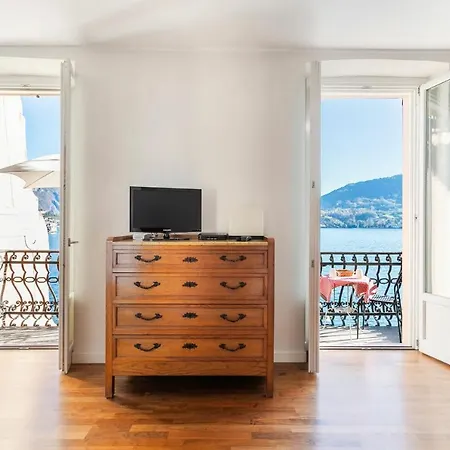 Side Apartment *