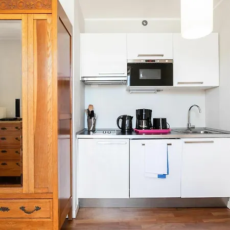 Side Apartment *