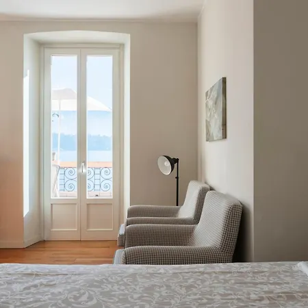 Side Apartment *