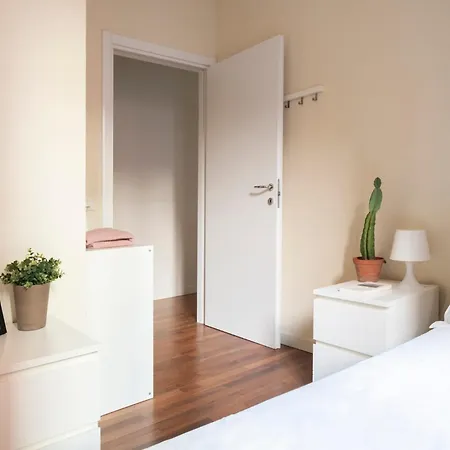 Side Apartment