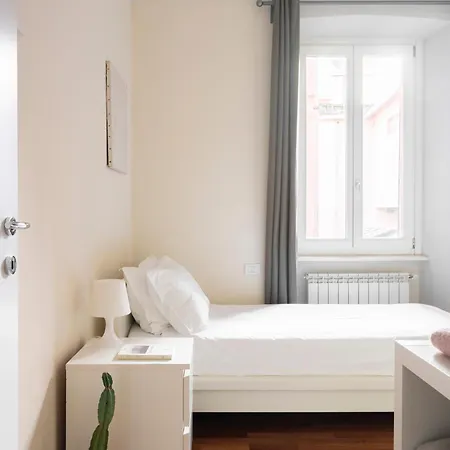 Side Apartment